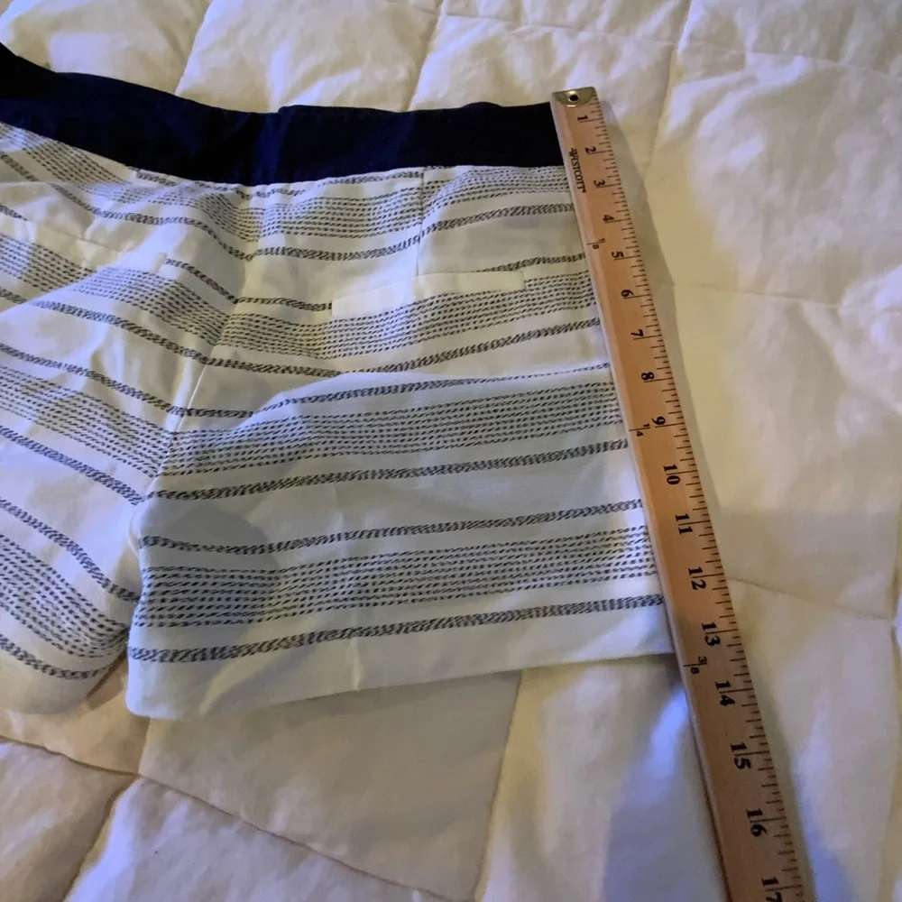 LOFT Black and White Striped High Waist Shorts Side Pockets And Zipper Size 6